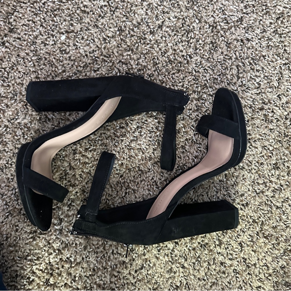 Black Platform suede high heels 🖤